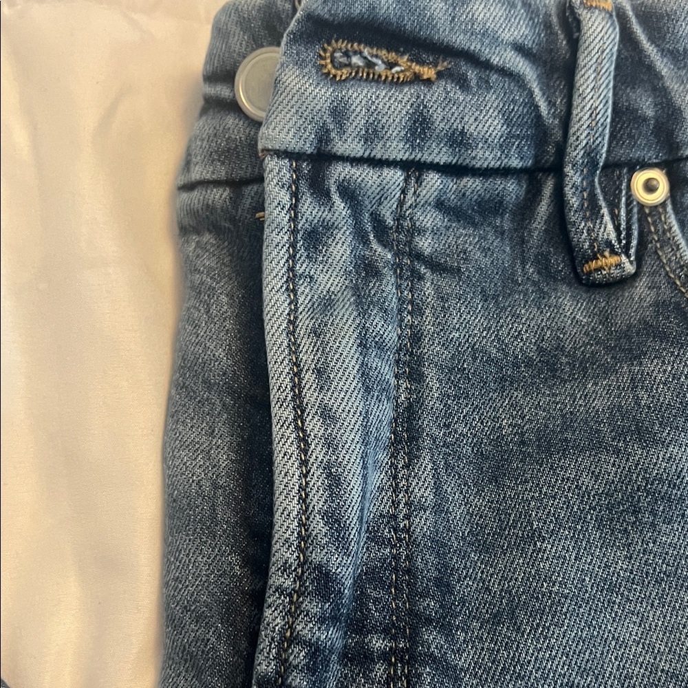 Classic Good American Blue Denim Jeans - Picture 4 of 5